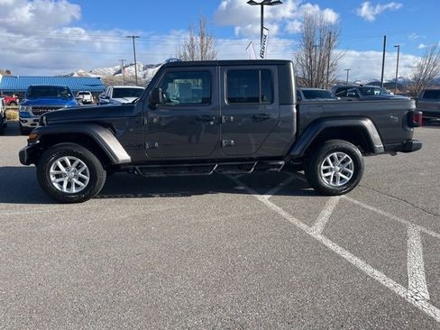 Used 2023 Jeep Gladiator Sport image 6