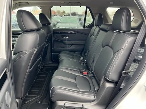 New 2025 Honda Pilot Touring image 13