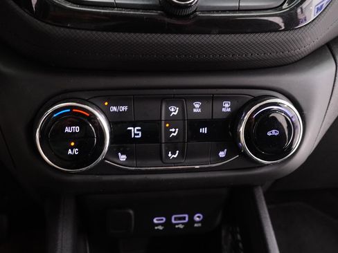 Used 2022 Chevrolet TrailBlazer LT w/ Convenience Package FWD image 26