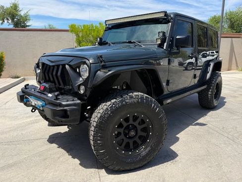 Used 2017 Jeep Wrangler Unlimited Rubicon w/ Max Tow Package AWD/4WD image 6