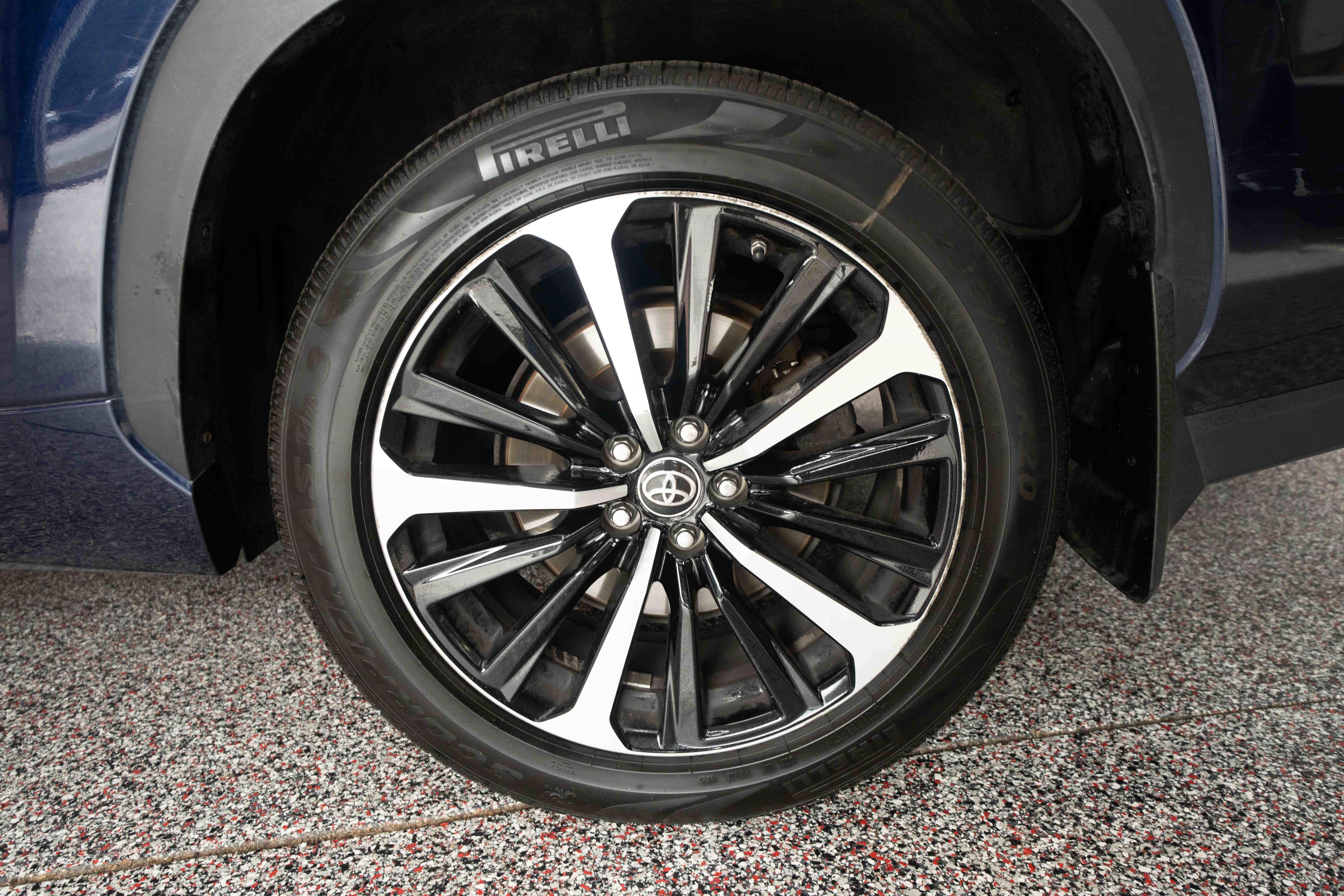 Used 2022 Toyota Highlander XSE AWD/4WD image 30