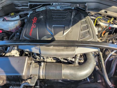 Used 2022 Alfa Romeo Stelvio Veloce image 26