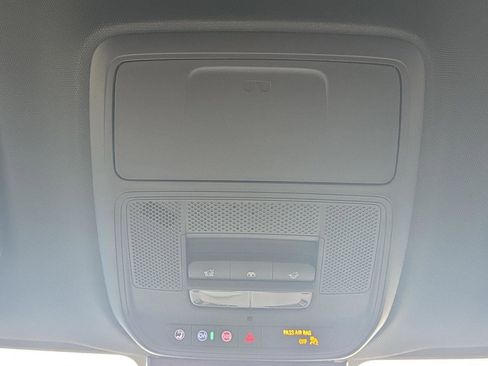 New 2026 Chevrolet Traverse LT w/ Sun and Wheel Package image 17