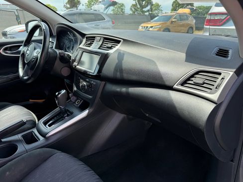 Used 2019 Nissan Sentra SV FWD image 19