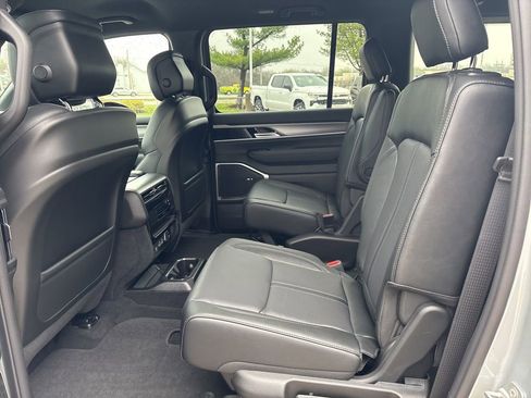 New 2026 Jeep Grand Wagoneer Limited AWD/4WD image 43