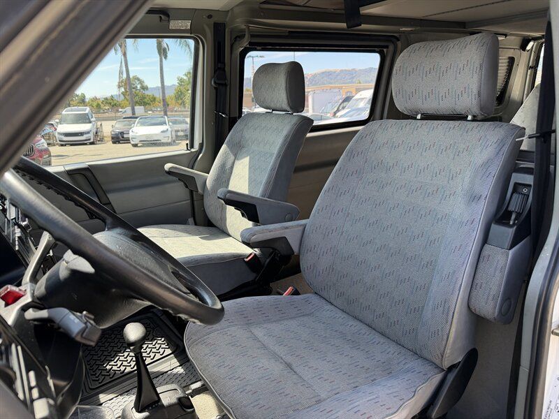 Used 1995 Volkswagen Eurovan Camper FWD image 11