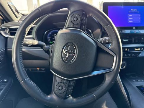 Used 2023 Toyota Venza Limited image 13