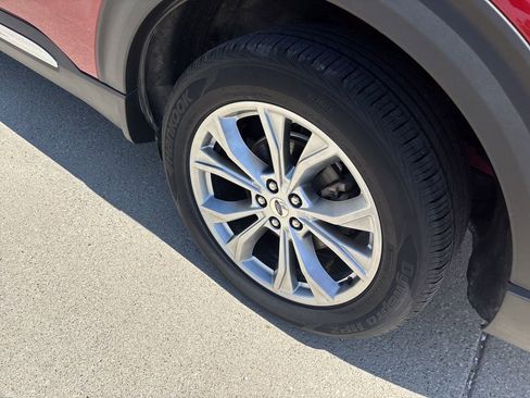 Used 2020 Ford Explorer XLT w/ Equipment Group 202A image 8