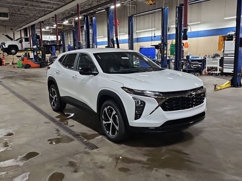 New 2026 Chevrolet Trax RS w/ Sunroof Package FWD image 10