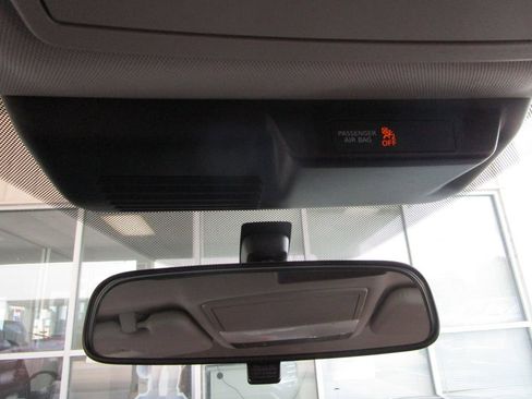 Used 2024 Mitsubishi Outlander SE image 33