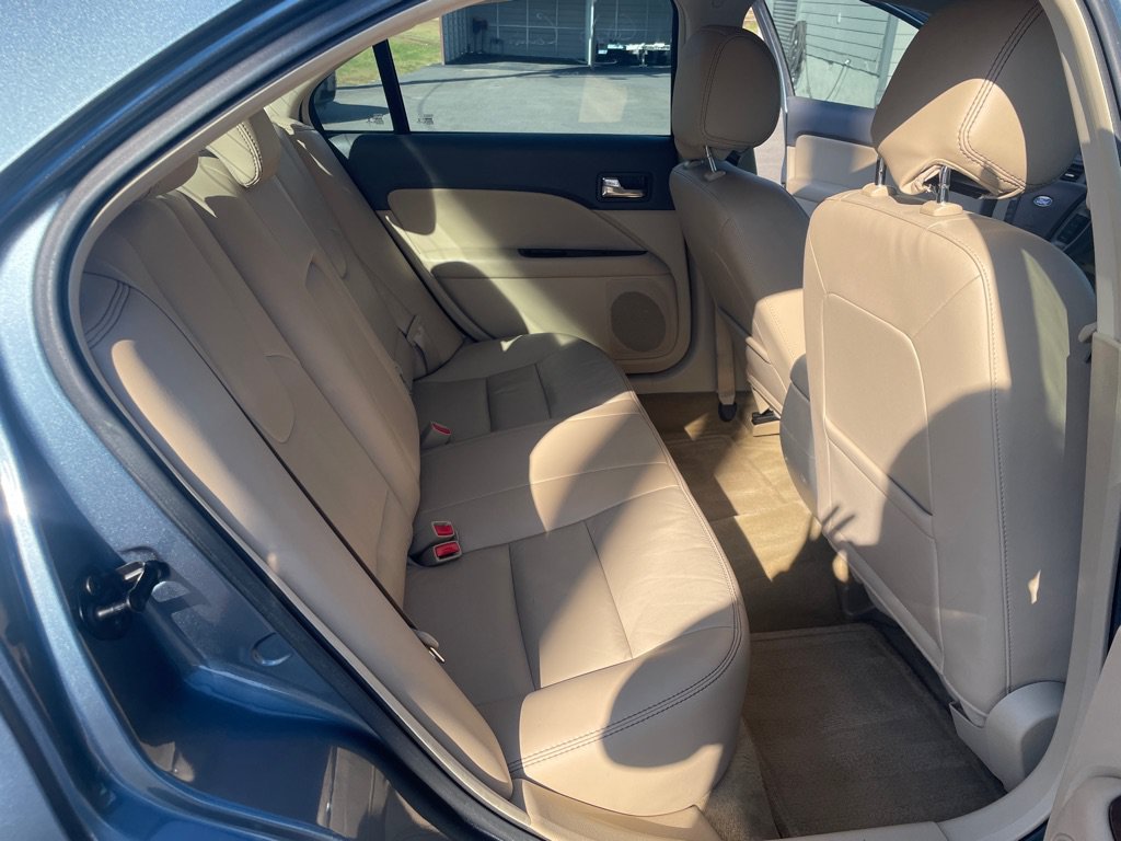 Used 2012 Ford Fusion SEL FWD image 18