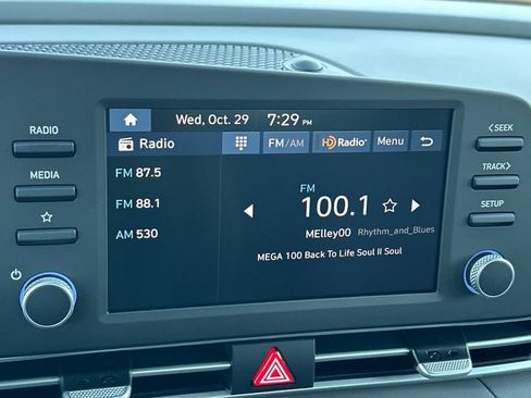 Used 2026 Hyundai Elantra Hybrid FWD image 14
