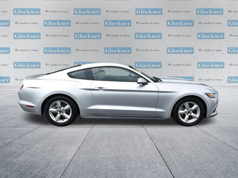 Used 2015 Ford Mustang Coupe RWD image 3