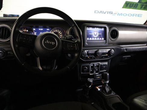 Used 2018 Jeep Wrangler Unlimited Sport S AWD/4WD image 16