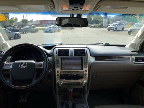 Used 2019 Lexus GX 460 Premium AWD/4WD image 18