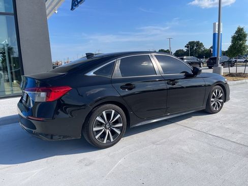 Used 2022 Honda Civic EX image 5