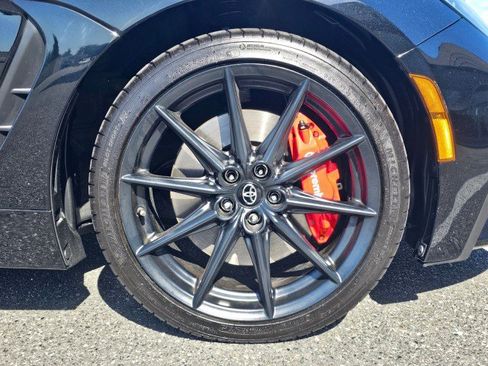 Used 2025 Toyota GR86 Premium w/ Performance Package RWD image 9