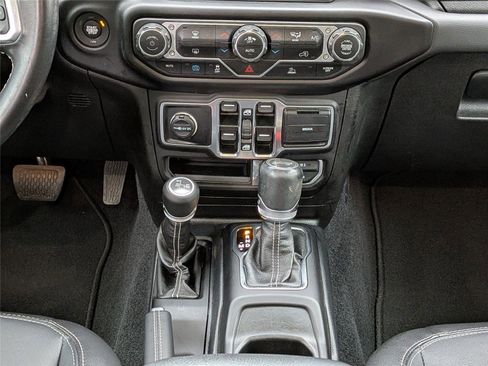 Used 2021 Jeep Wrangler Unlimited Sahara image 20