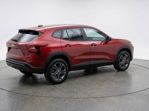 Used 2025 Chevrolet Trax LT image 9