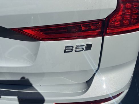 Certified 2025 Volvo XC60 B5 Plus image 4