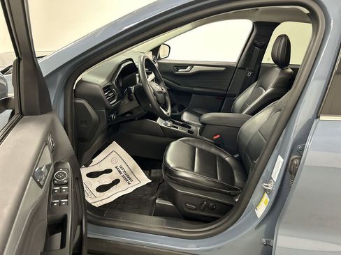 Used 2023 Ford Escape Platinum AWD/4WD image 9
