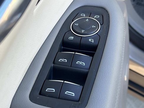 Used 2022 Cadillac XT6 Premium Luxury FWD image 29