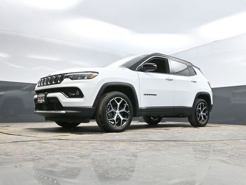 Used 2024 Jeep Compass Limited image 47