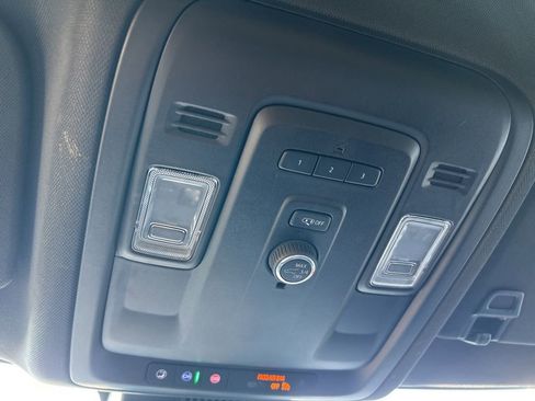 Used 2023 Chevrolet Suburban LT image 38