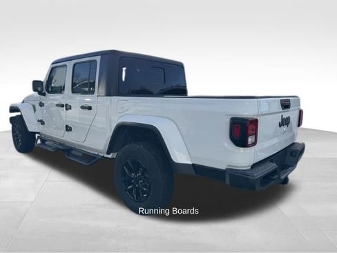 Used 2022 Jeep Gladiator Sport image 6
