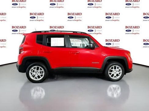 Used 2022 Jeep Renegade Latitude image 9