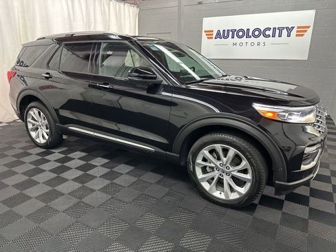 Used 2024 Ford Explorer Platinum w/ Technology Package AWD/4WD image 3
