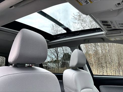 Used 2018 Subaru Forester 2.5i Premium AWD/4WD image 14