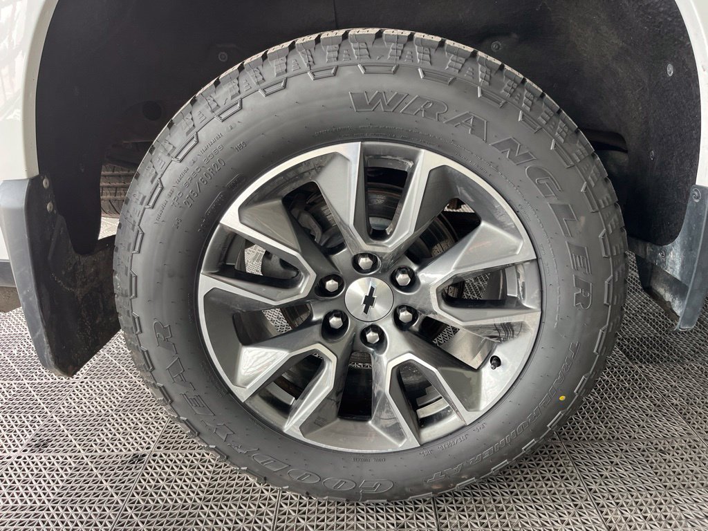 Used 2023 Chevrolet Silverado 1500 RST w/ Protection Package AWD/4WD image 23