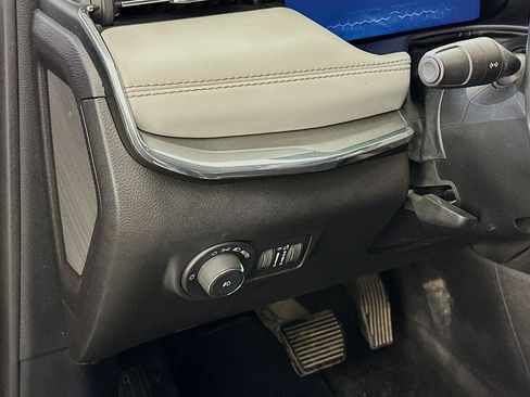 Used 2022 Jeep Compass Limited w/ Elite Group image 17