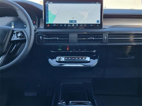 Certified 2024 Lincoln Corsair AWD image 27