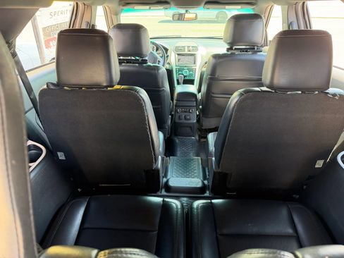 Used 2014 Ford Explorer Limited w/ Equipment Group 301A AWD/4WD image 31