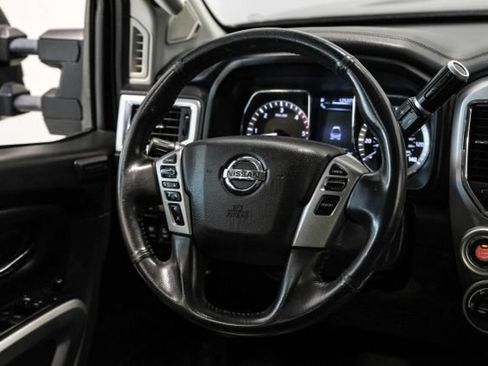 Used 2016 Nissan Titan SL AWD/4WD image 17