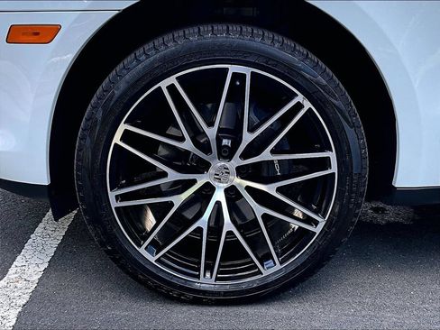 Certified 2026 Porsche Macan AWD/4WD image 14