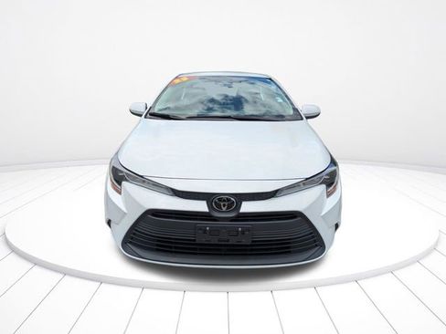 Used 2023 Toyota Corolla LE image 9