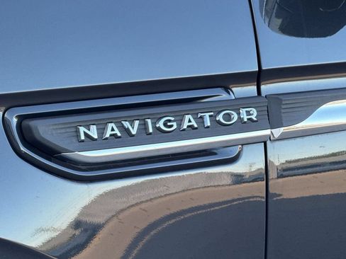 Certified 2023 Lincoln Navigator Reserve AWD/4WD image 10