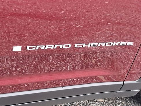 New 2025 Jeep Grand Cherokee L Limited image 17
