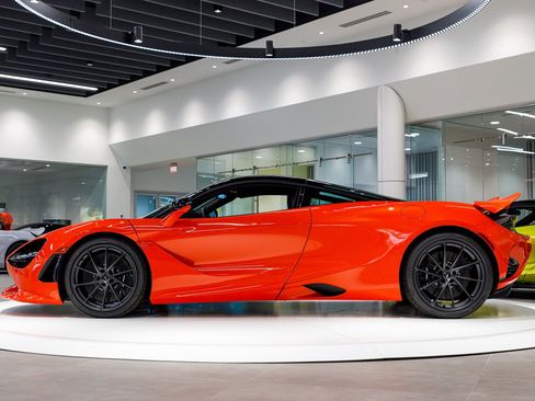 New 2026 McLaren 750S image 8