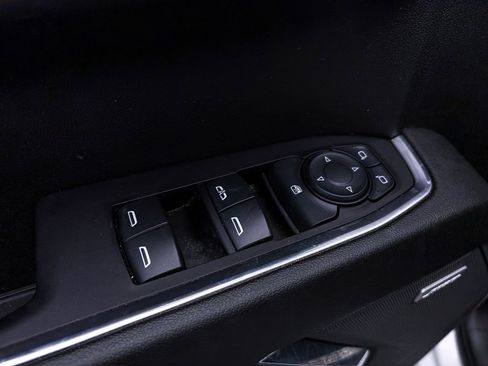 Used 2024 Chevrolet Silverado 1500 LT Trail Boss w/ Convenience Package II AWD/4WD image 19