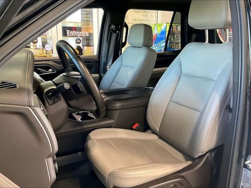 Used 2024 Chevrolet Tahoe LT RWD image 3