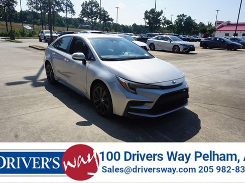 Used 2024 Toyota Corolla SE FWD image 1