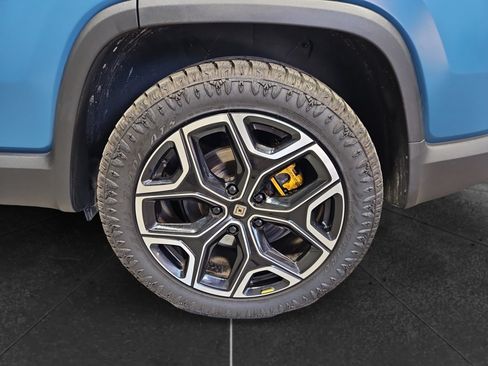 Used 2023 Rivian R1S Adventure AWD/4WD image 37