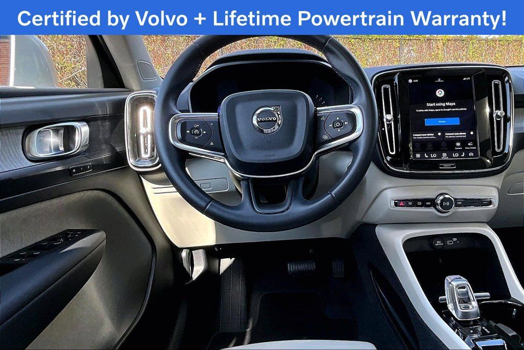 Used 2024 Volvo XC40 B5 Plus AWD/4WD image 7