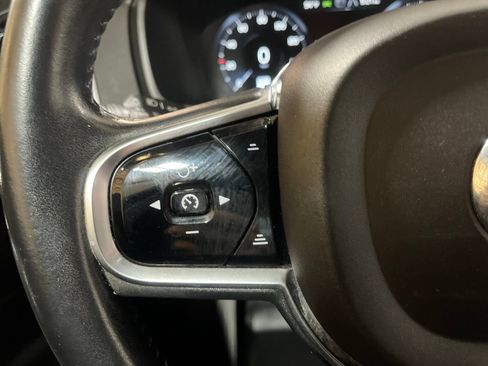 Used 2016 Volvo XC90 T6 Momentum w/ Momentum Plus Package AWD/4WD image 16
