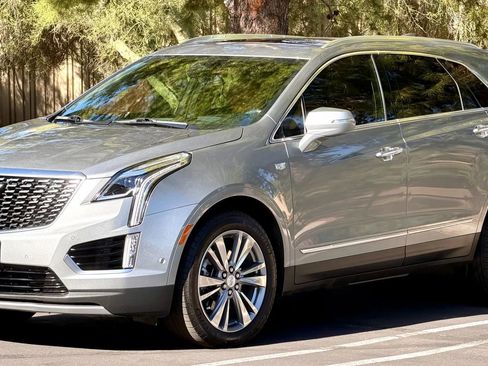 Used 2024 Cadillac XT5 Premium Luxury w/ Technology Package image 3