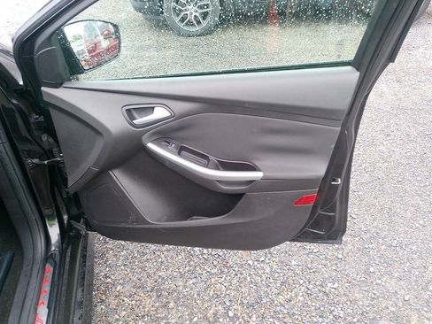 Used 2013 Ford Focus ST FWD image 39